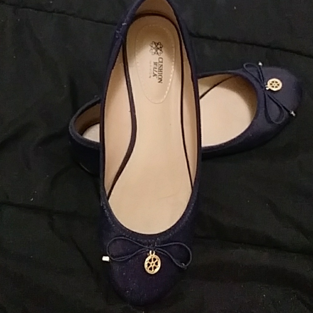 Shoes - Picture 2 of 3
